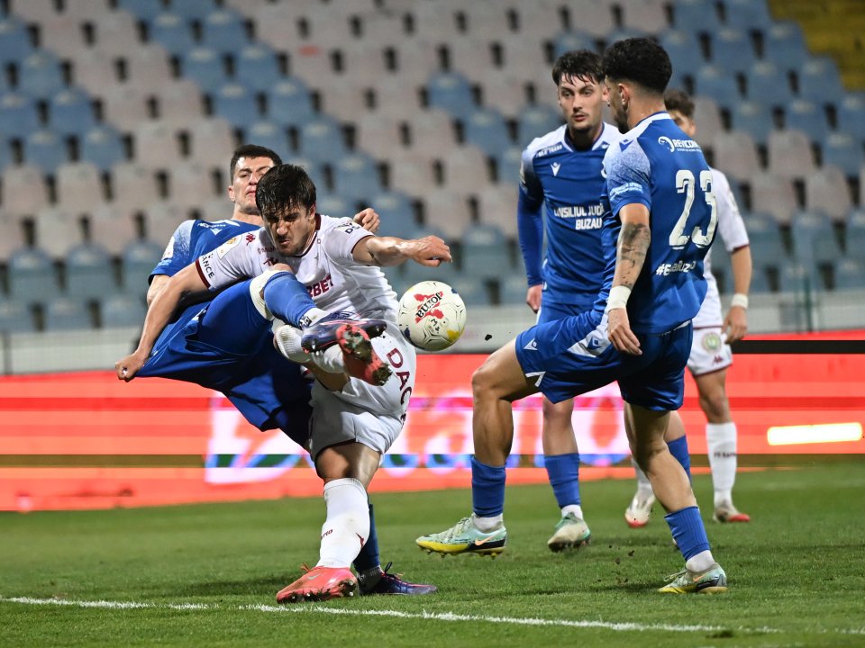 Metalul Buzău - Rapid 0-0, ACUM, pe iAMsport.ro. Meciul ”cel mai important al sezonului” pentru giuleșteni